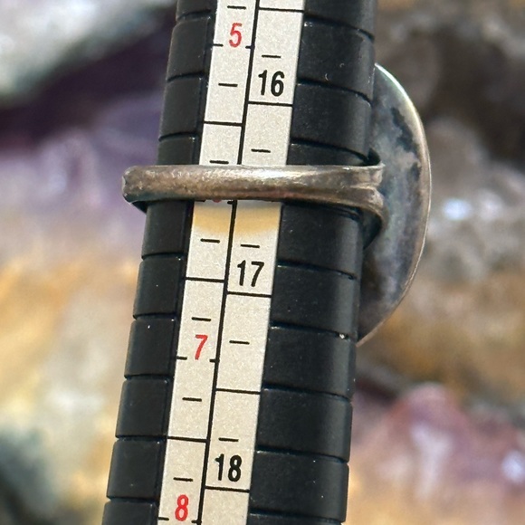 Vintage native mother of pearl turquoise, sterling silver bird ring - Picture 4 of 4